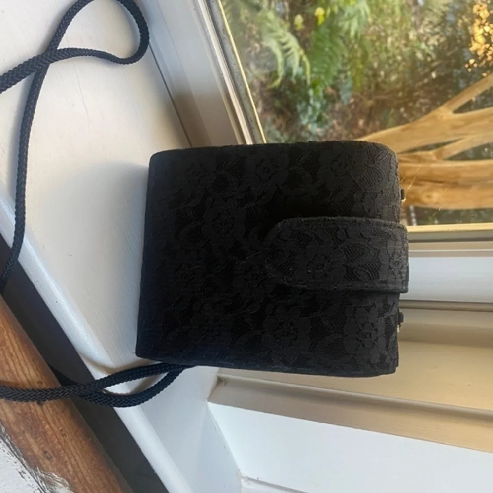 Black Lace Evening Bag - Picture 7 of 9